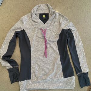 KiwiKate | Activewear pull over with thumb holes | size small | Gently worn